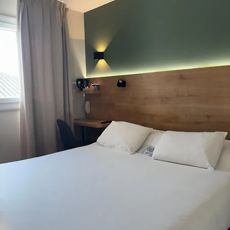 Kyriad Sud 3*
