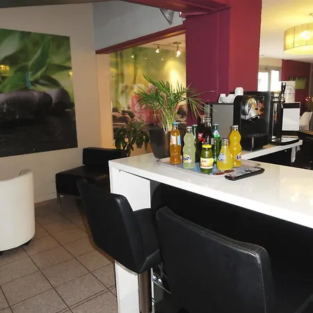 Kyriad Sud Hotel