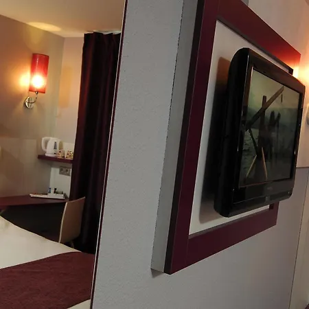 Kyriad Sud 3*